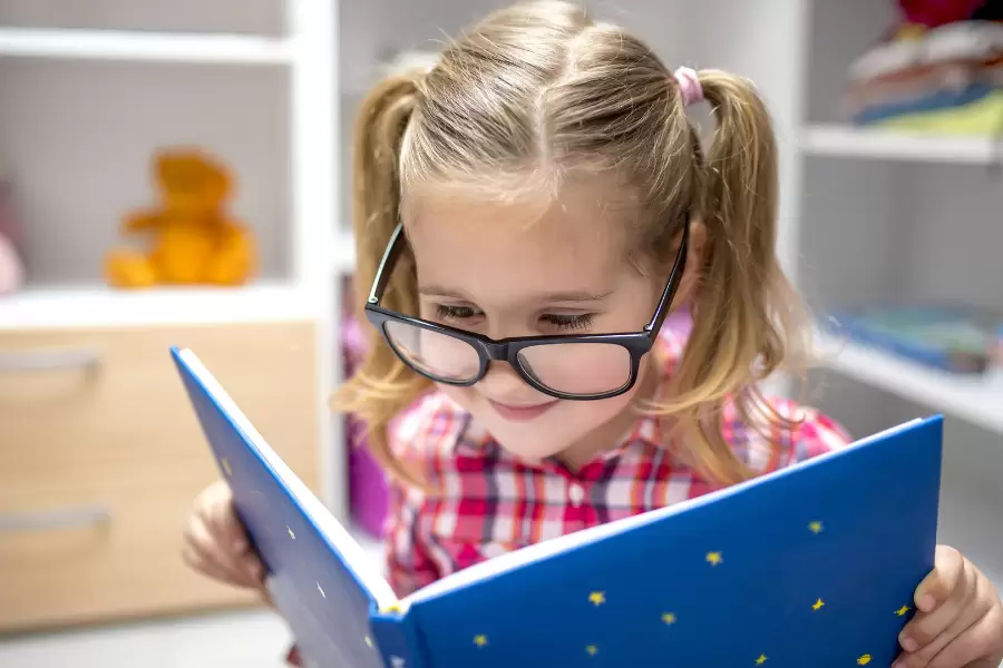 consulta com o oftalmologista infantil